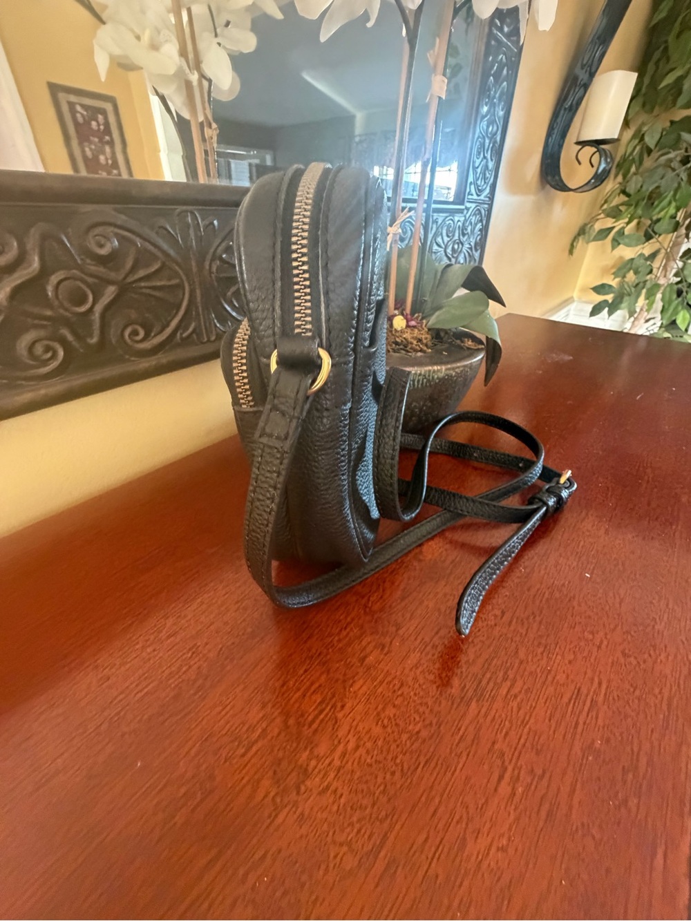 American Leather Co. Cleveland Mini Crossbody Bag - Picture 5 of 9